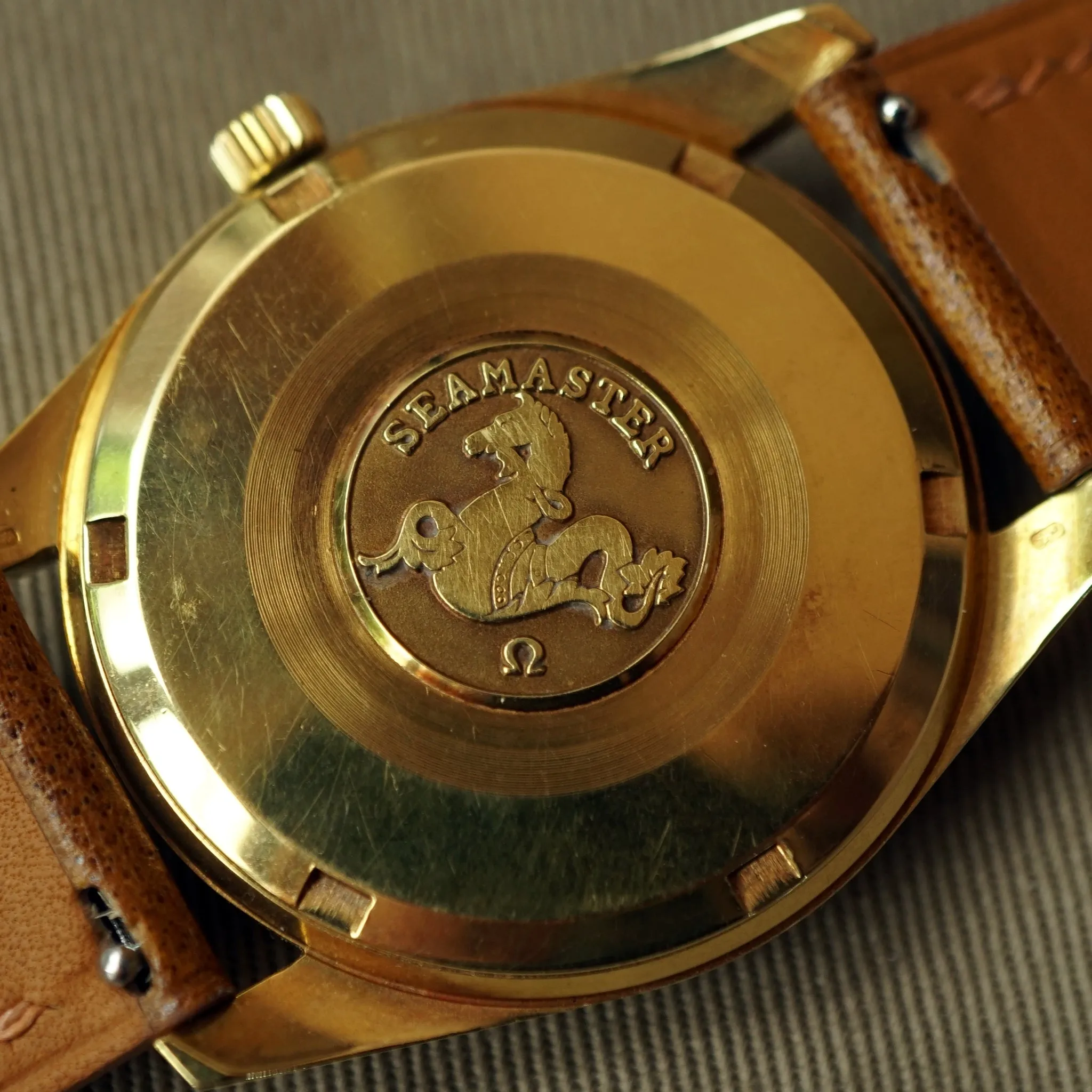 1962 OMEGA SEAMASTER 18K YELLOW GOLD WATCH MINT