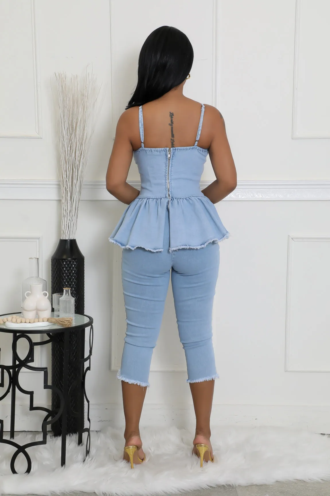 28428P - DENIM STRAP SHOULDER TOP & CAPRI PANTS SET