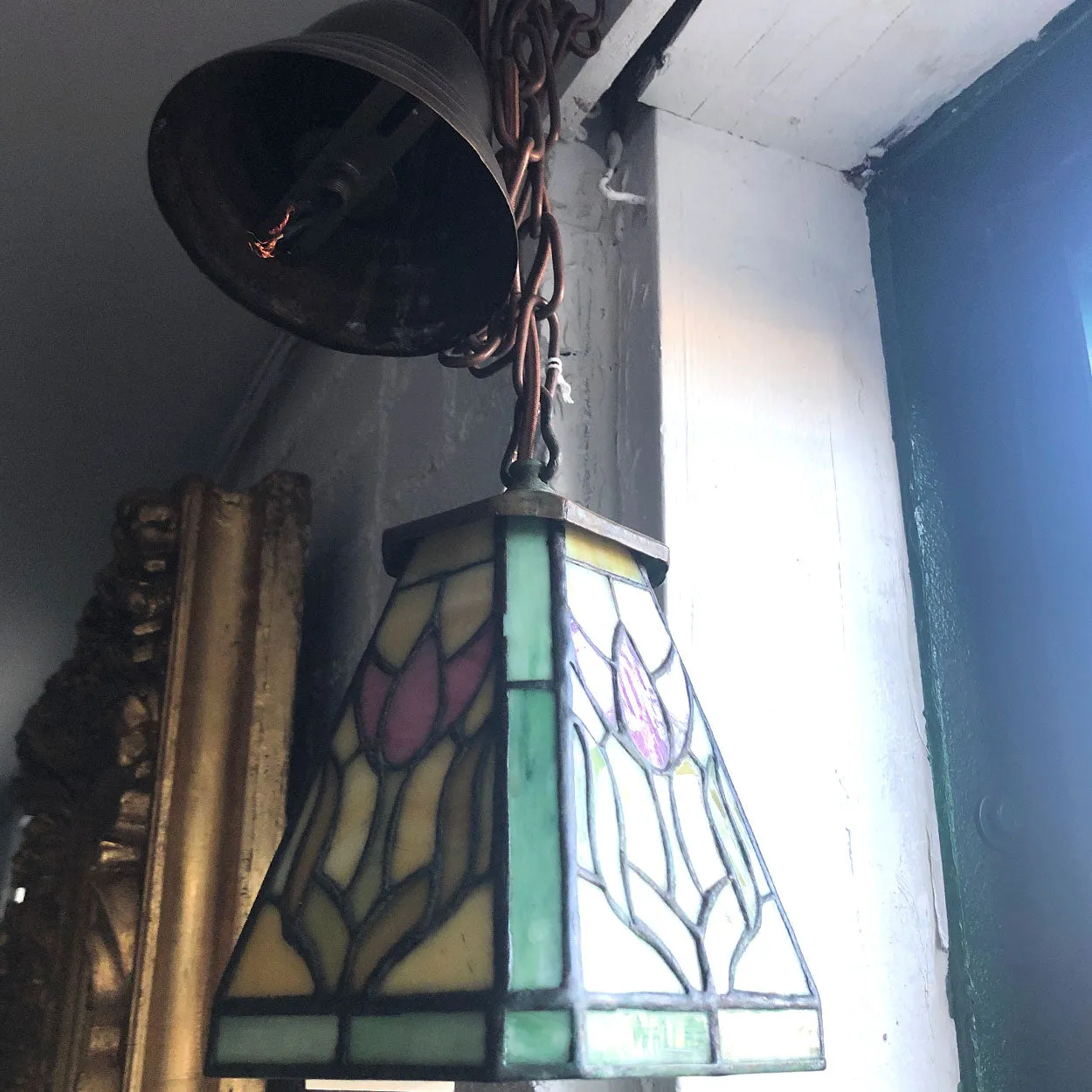 American Arts and Crafts Leaded Stained Glass Tulip Pattern Pendant One-Light Hall Light