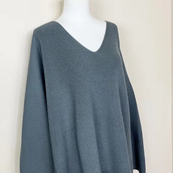 Athleta Hanover V Neck Sweater in Gray Mist