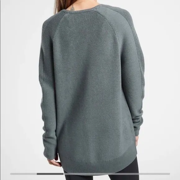 Athleta Hanover V Neck Sweater in Gray Mist