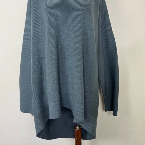 Athleta Hanover V Neck Sweater in Gray Mist