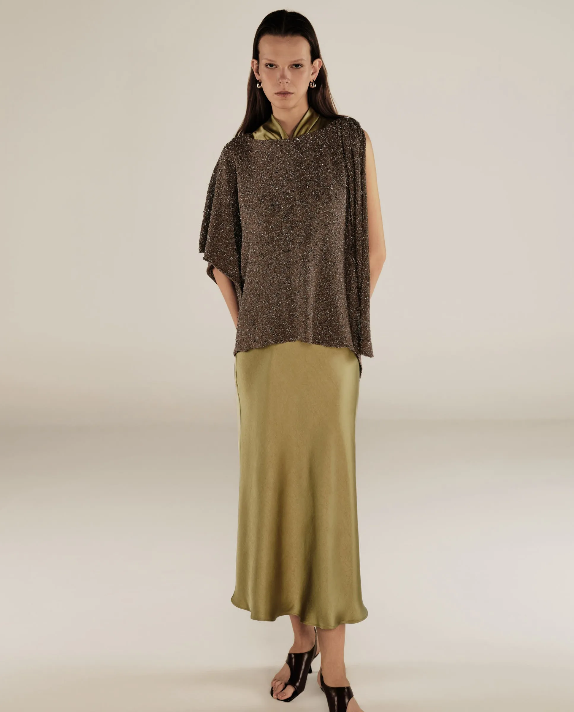 CLIVIA | Metallic Silver Asymmetric Knitted Cape