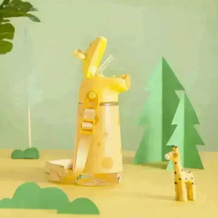 Cute Giraffe Tritan Water Bottle (450 ml)