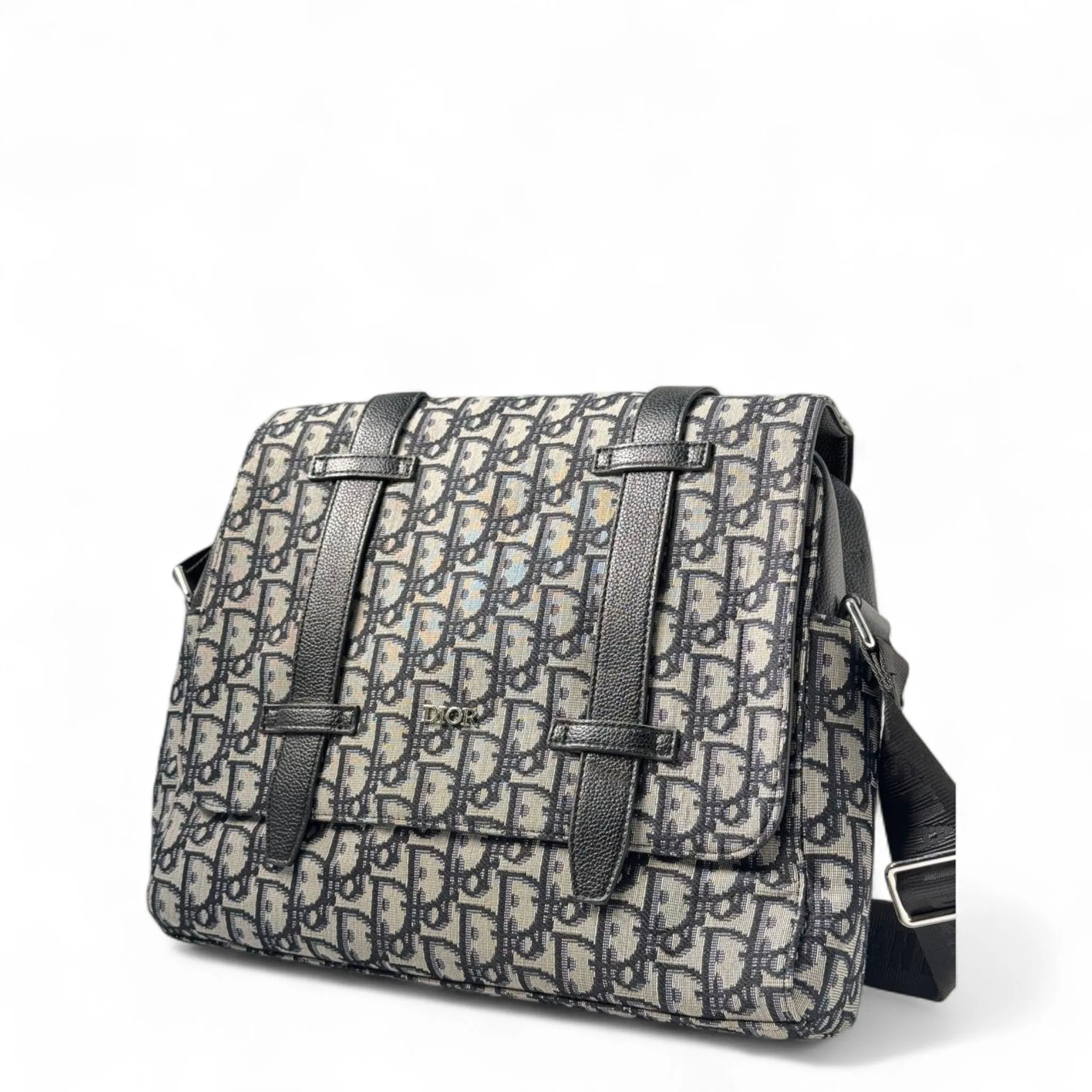 Dior Oblique Messenger Bag – Iconic Monogram Elegance 🖤