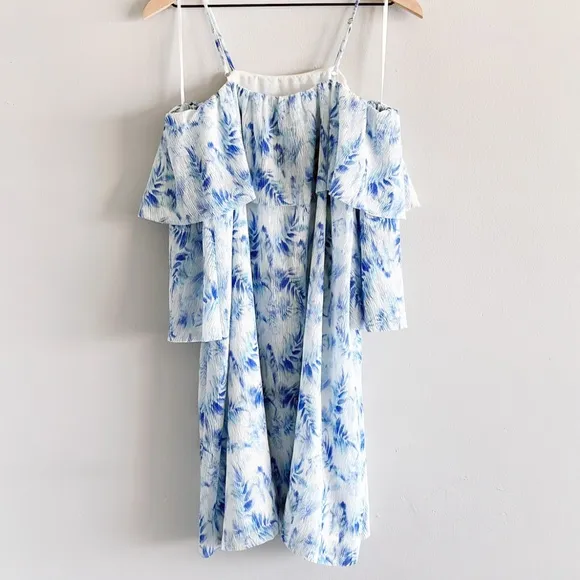 ELLIATT  Dynasty Sleeve Swing  blue &amp; white floral pattern Size Small – NWT