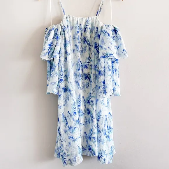 ELLIATT  Dynasty Sleeve Swing  blue &amp; white floral pattern Size Small – NWT
