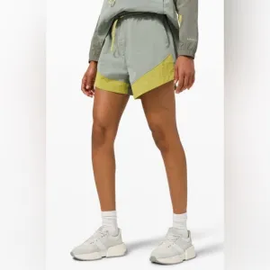 Lululemon Evergreen Short Grey Sage / Yellow Pear / Green Fern