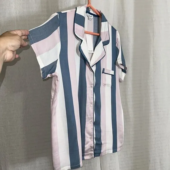 SPLENDID M-L Waterfall Stripe Satin Notch Collar Top &amp; Shorts PJ Set