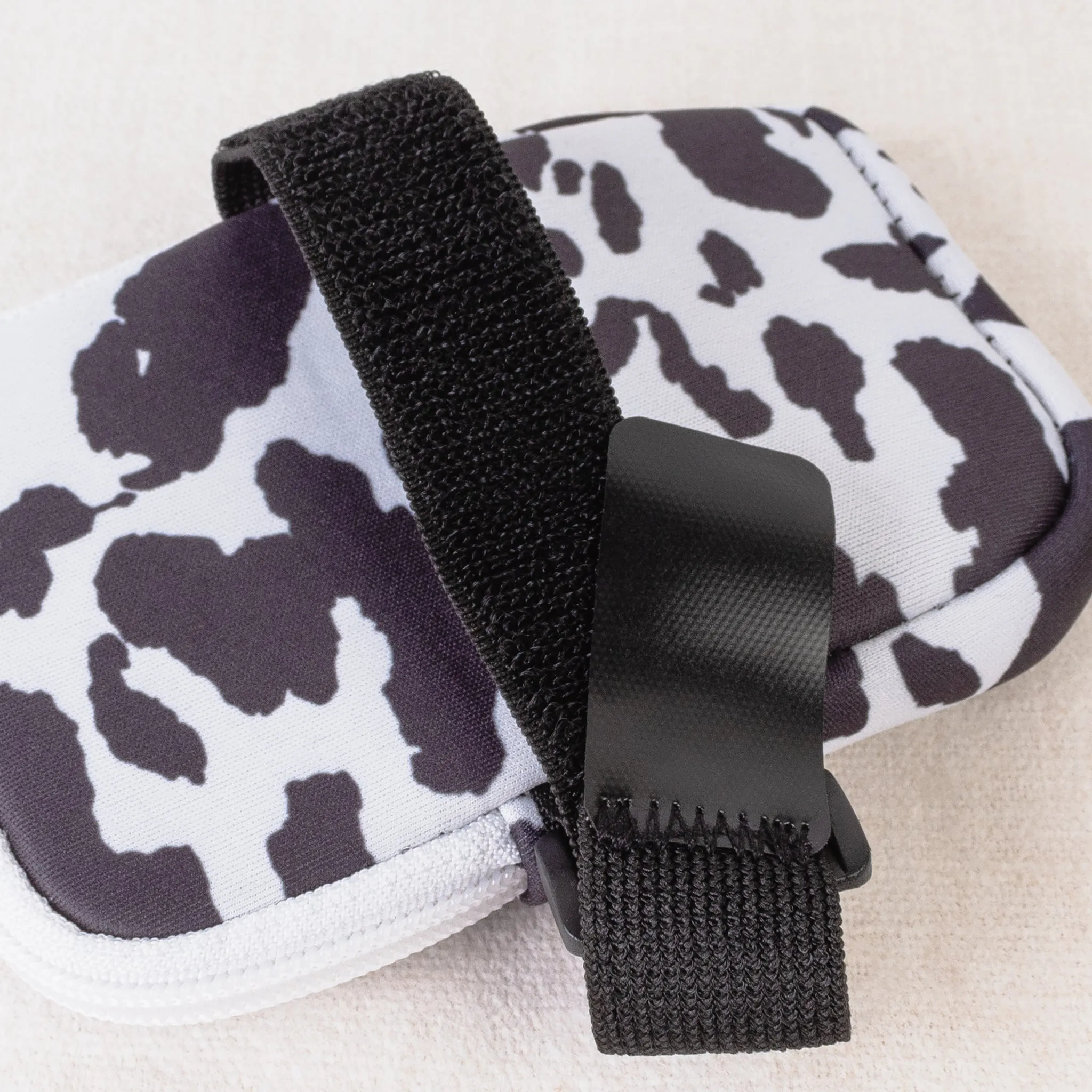 TP04 - Tumbler Pouch - Cow