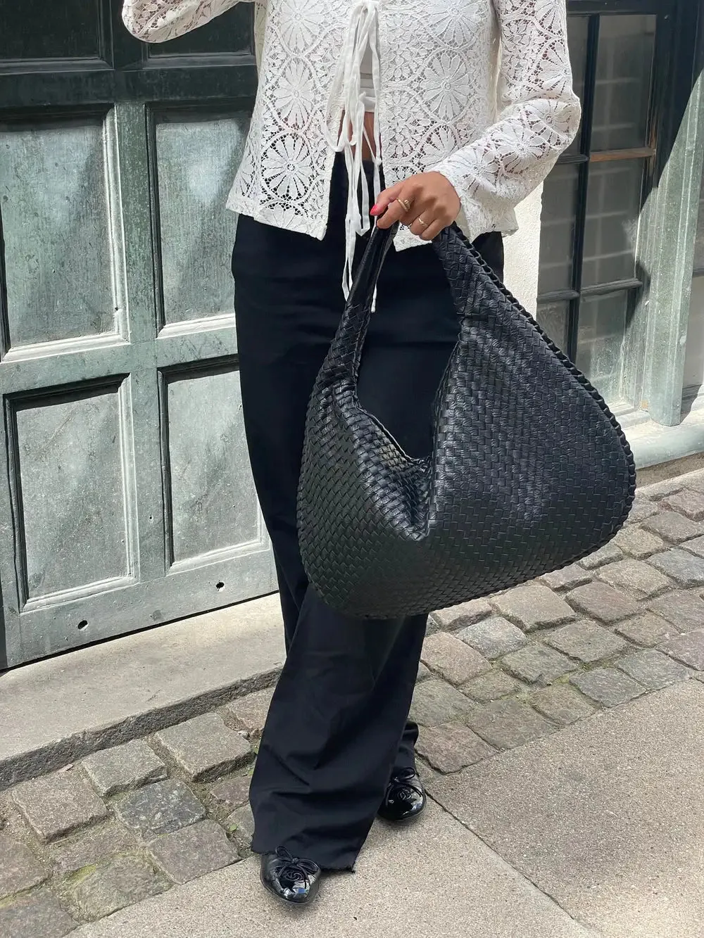 Trendy Woven Shoulder Handbag