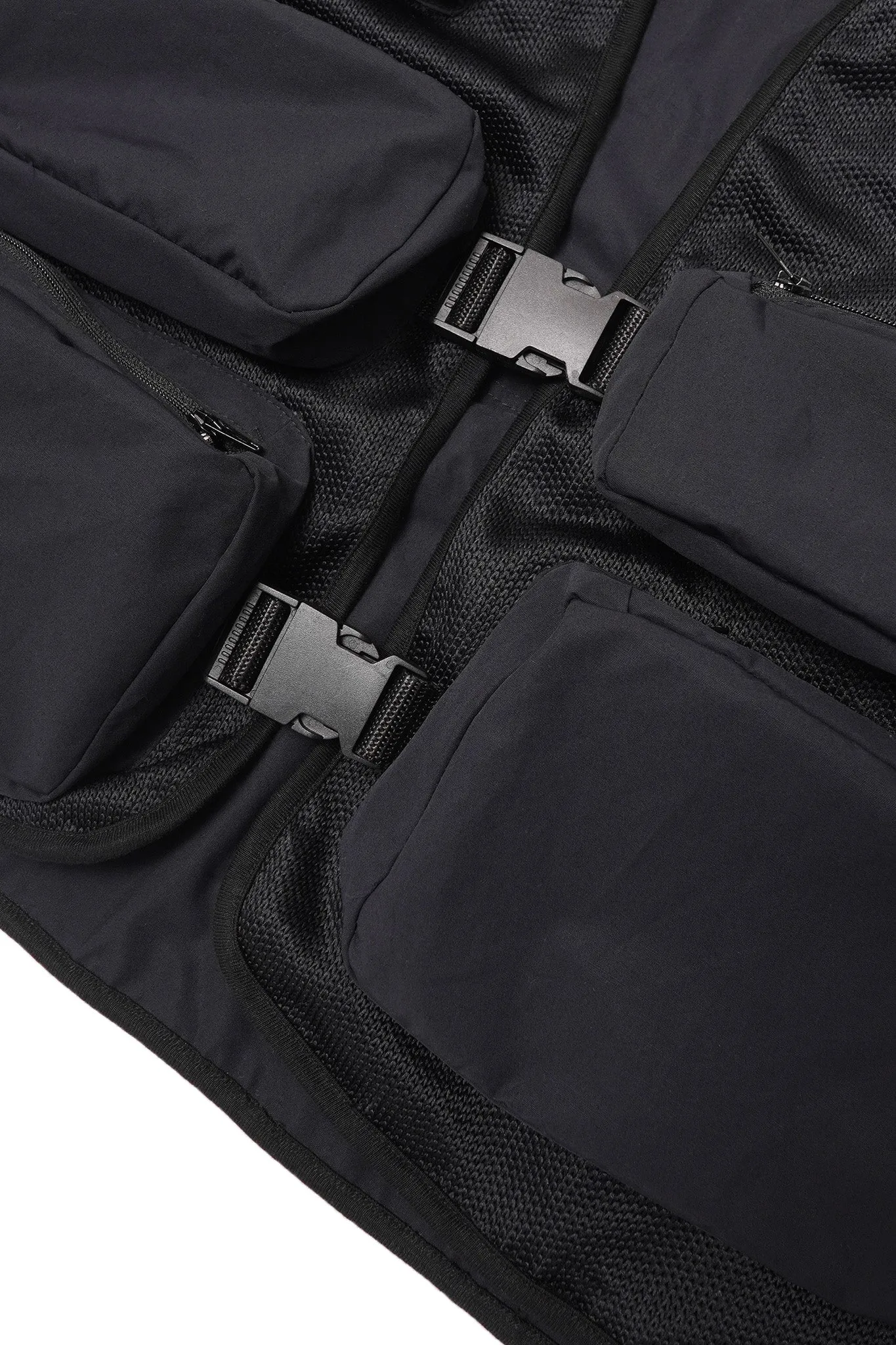 UTILITY VEST IN MIDNIGHT NAVY