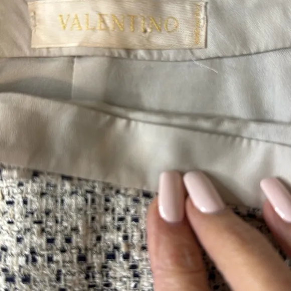 Valentino vintage tweed pencil skirt size 6 black and white