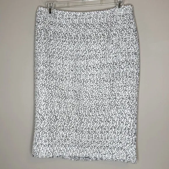 Valentino vintage tweed pencil skirt size 6 black and white