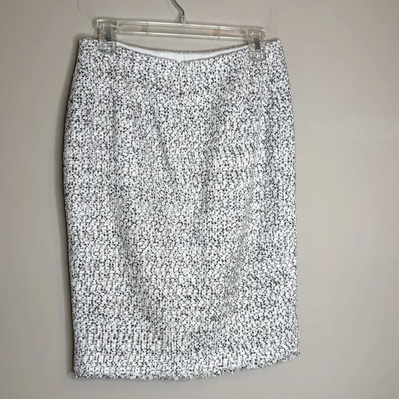 Valentino vintage tweed pencil skirt size 6 black and white