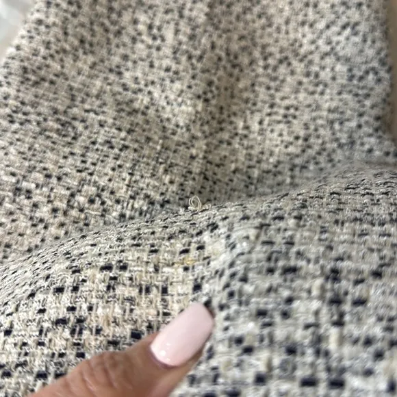 Valentino vintage tweed pencil skirt size 6 black and white